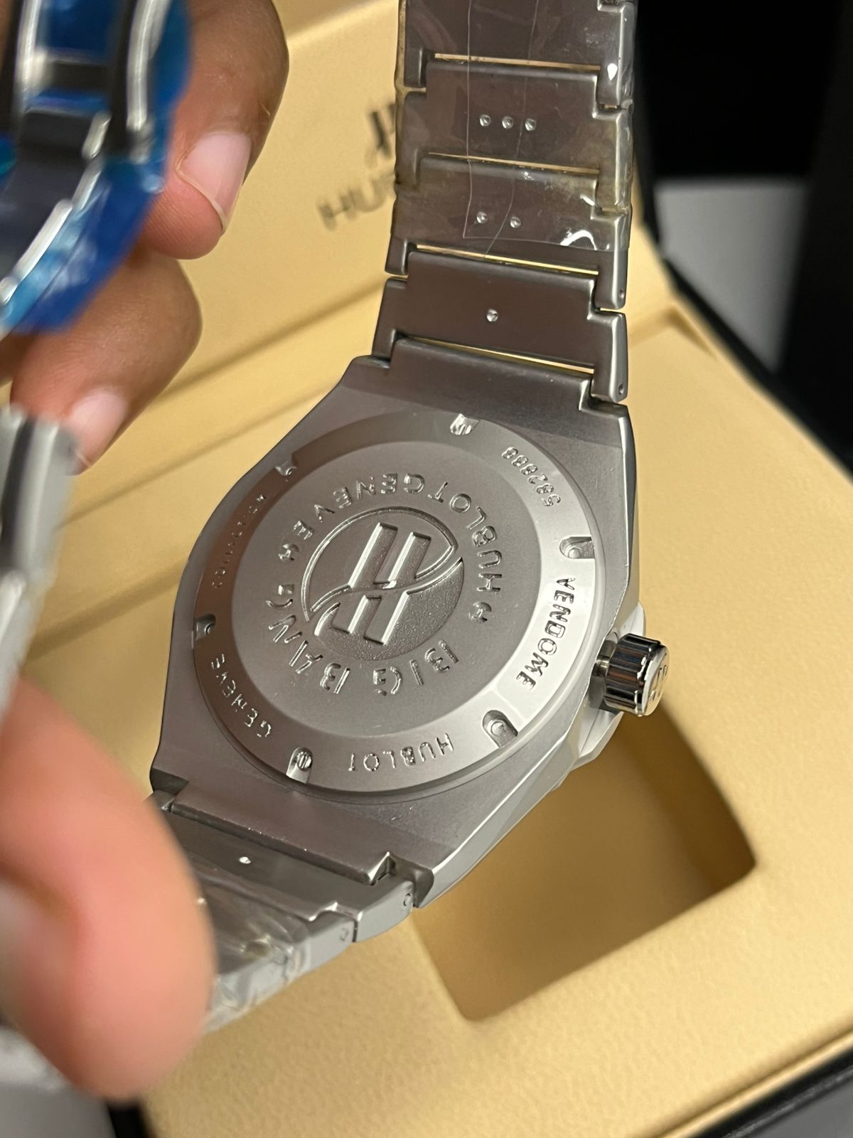 Hublot Cut