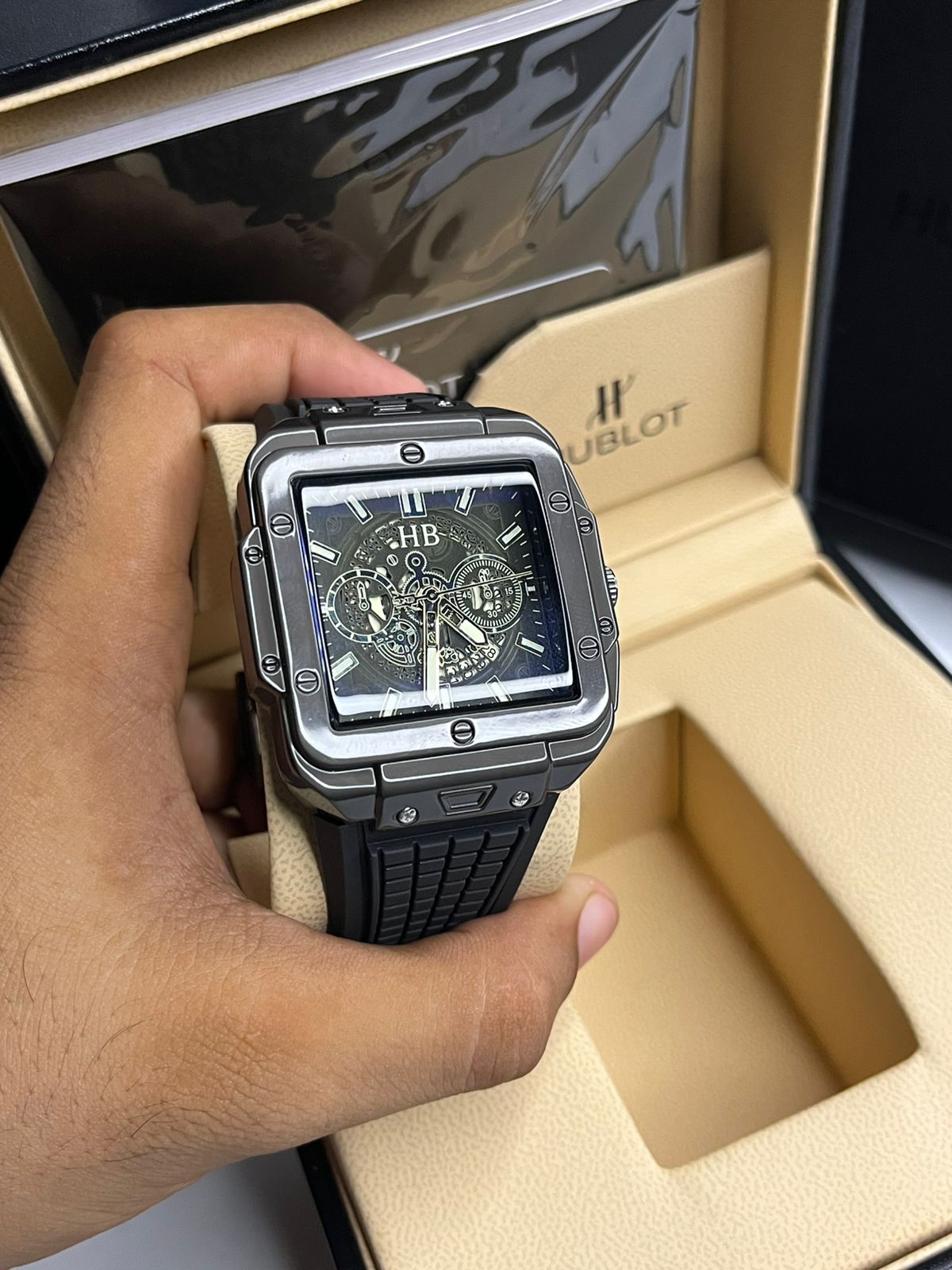 Hublot square Genve