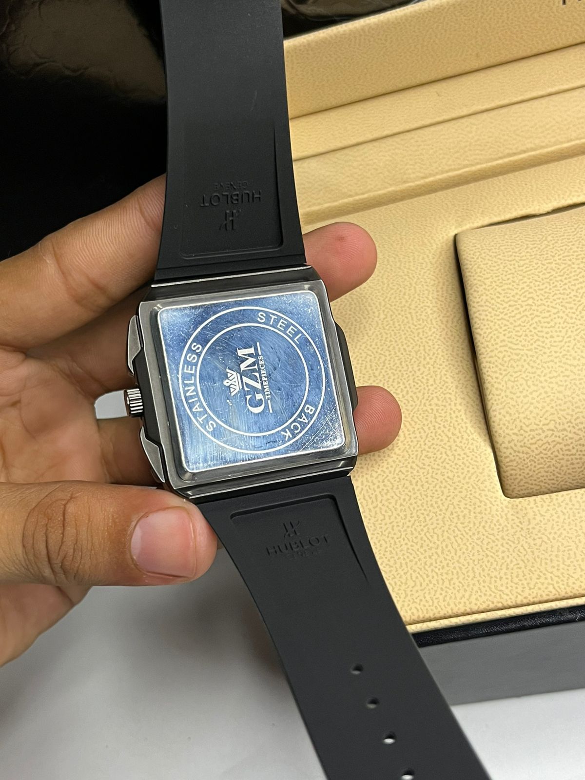 Hublot square Genve