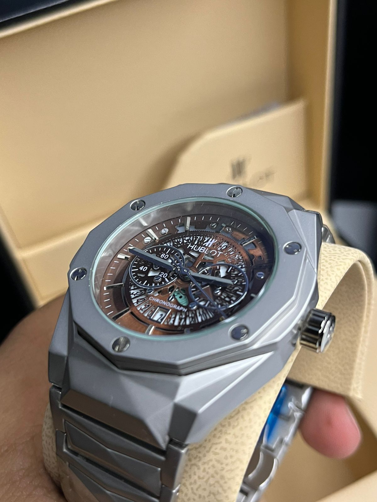 Hublot Cut