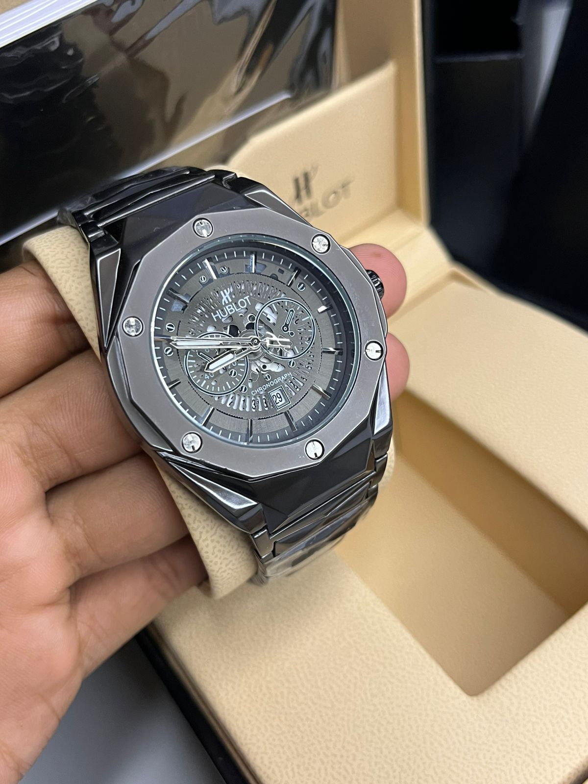 Hublot Cut